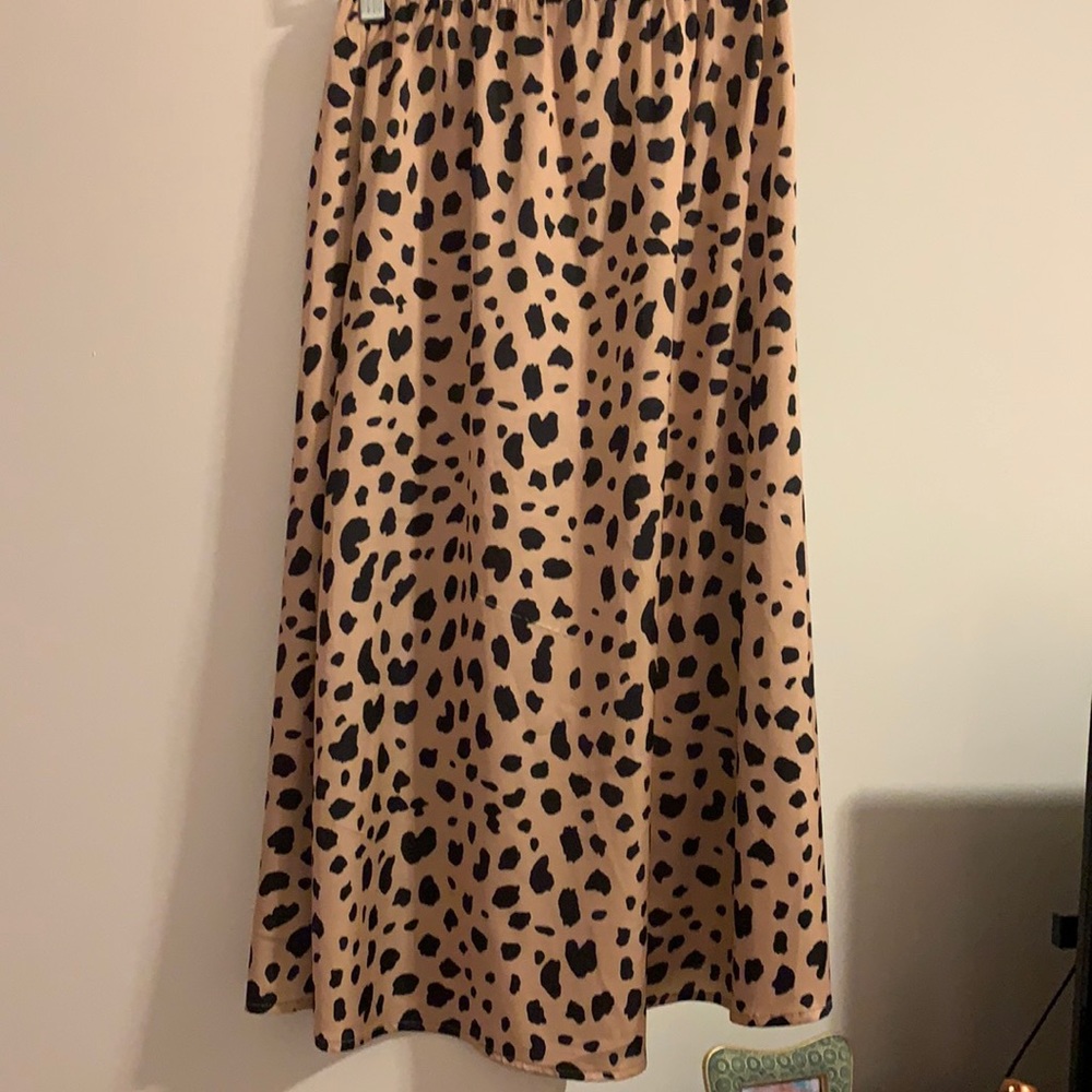 Flowy leopard midi